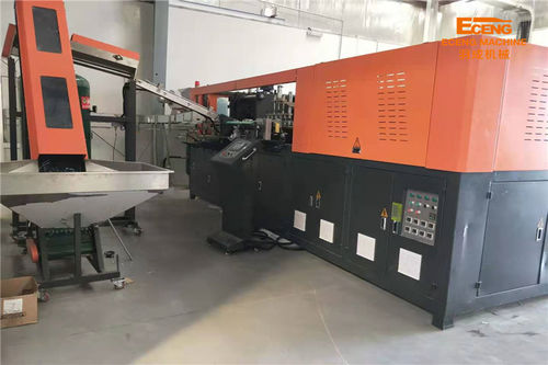 Latest company case about 2sets 6 cavity blow molding machine installed in Saudi Arabia