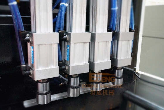 CE ISO Semi Auto PET Bottle Stretch Blowing Machine 300KG YC-2L-4 2600-2800BPH