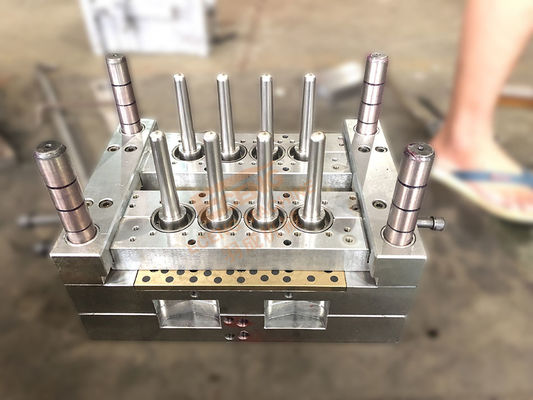 8 Cavity 4Cr13 SS PET Bottle Mould