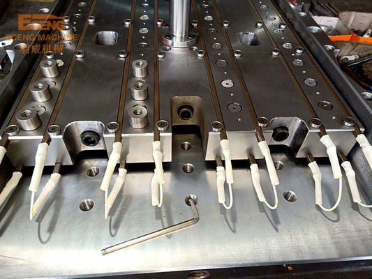 SKD61 PET Bottle Mould Manufacturer 9kw PET Moulding 730x450x480mm