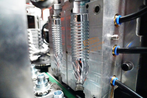 2 Liter Fully Automatic PET Bottle Blowing Machine 380V ISO