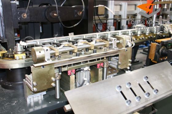 6000bpn 4 Cavity Fully Automatic PET Bottle Blowing Machine 4.5*2.0*2.3m